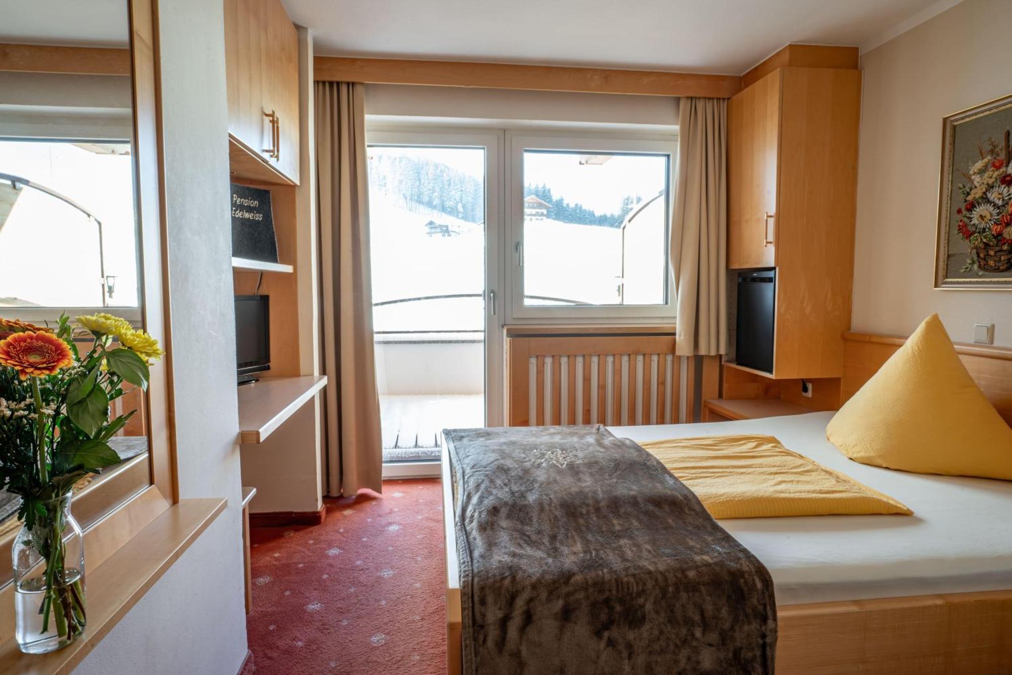 Pension Edelweiss Breitenbach am Inn Exteriör bild